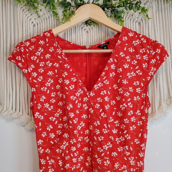 J.CREW Red Dainty Floral Faux Wrap Short Sleeve V Neck Ruffle Mini Dress sz 00 - Picture 5 of 9